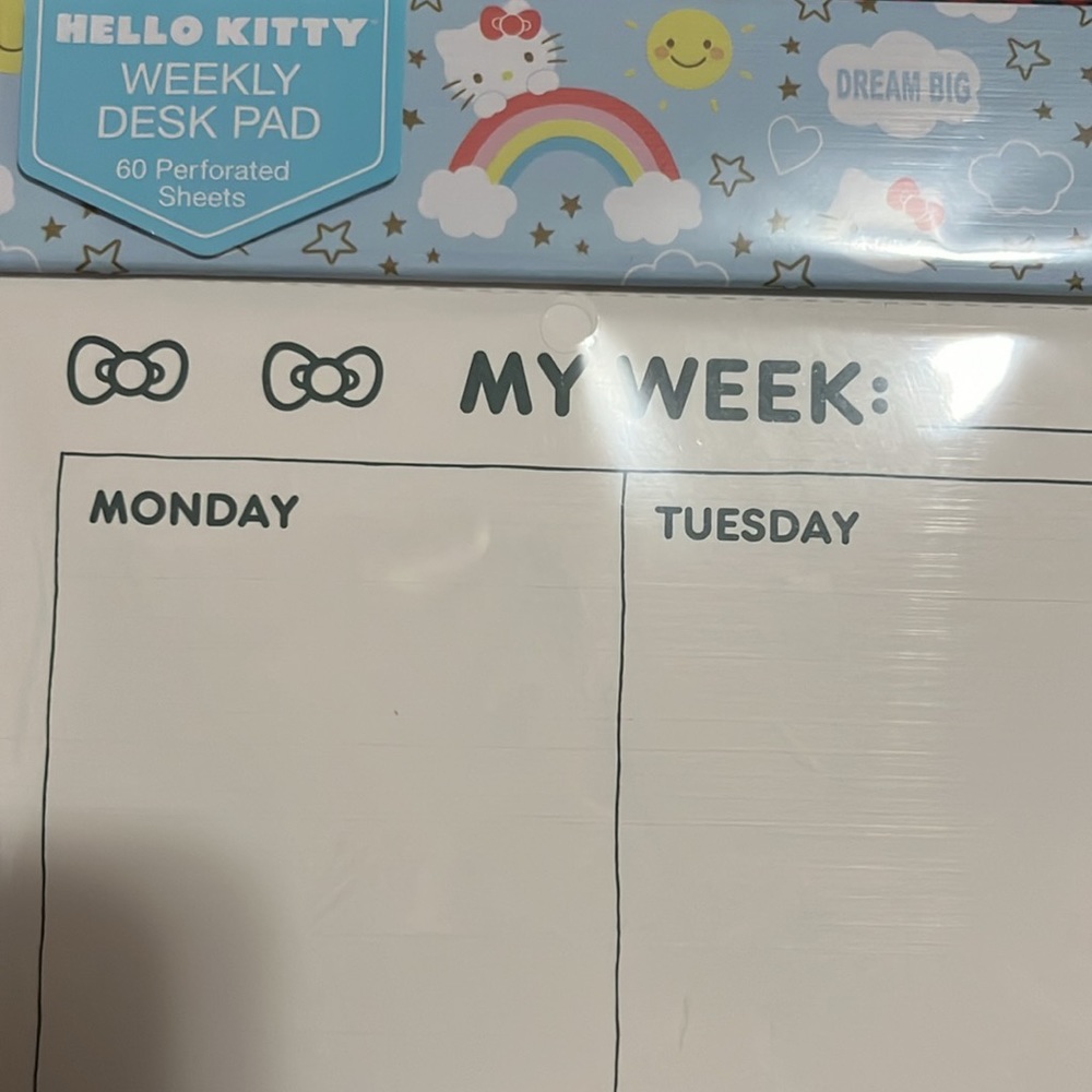 Hello kitty Desk Pad - Picture 3 of 4